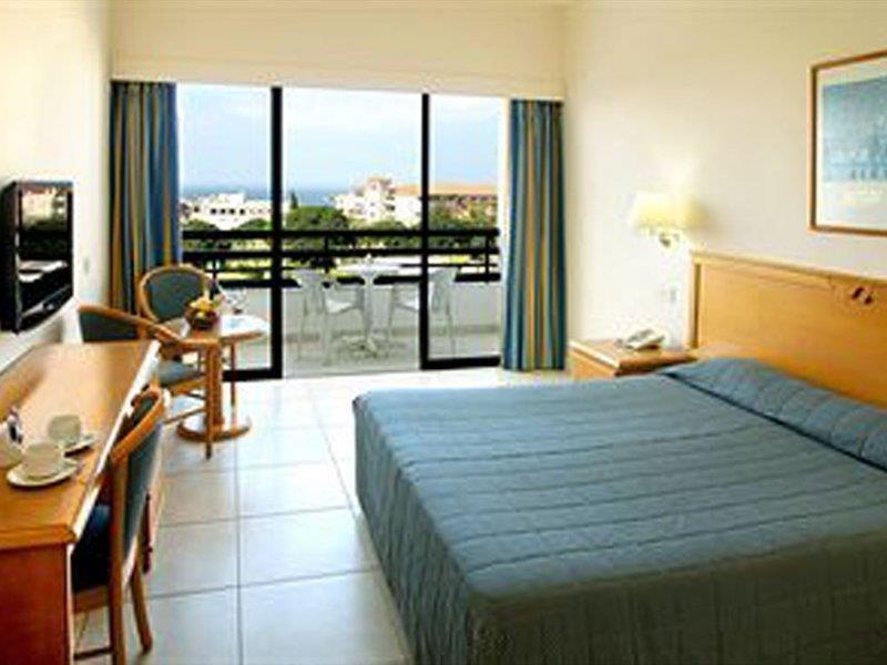 Avanti Hotel Paphos Exterior foto
